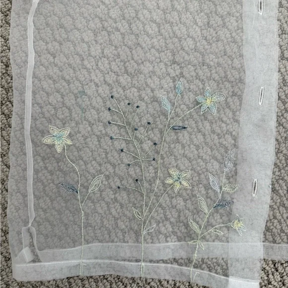 Sheer embroidered top - Picture 5 of 5